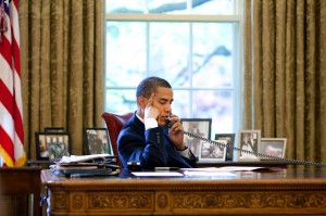 Barack_Obama_talks_on_the_phone_2009-05-06
